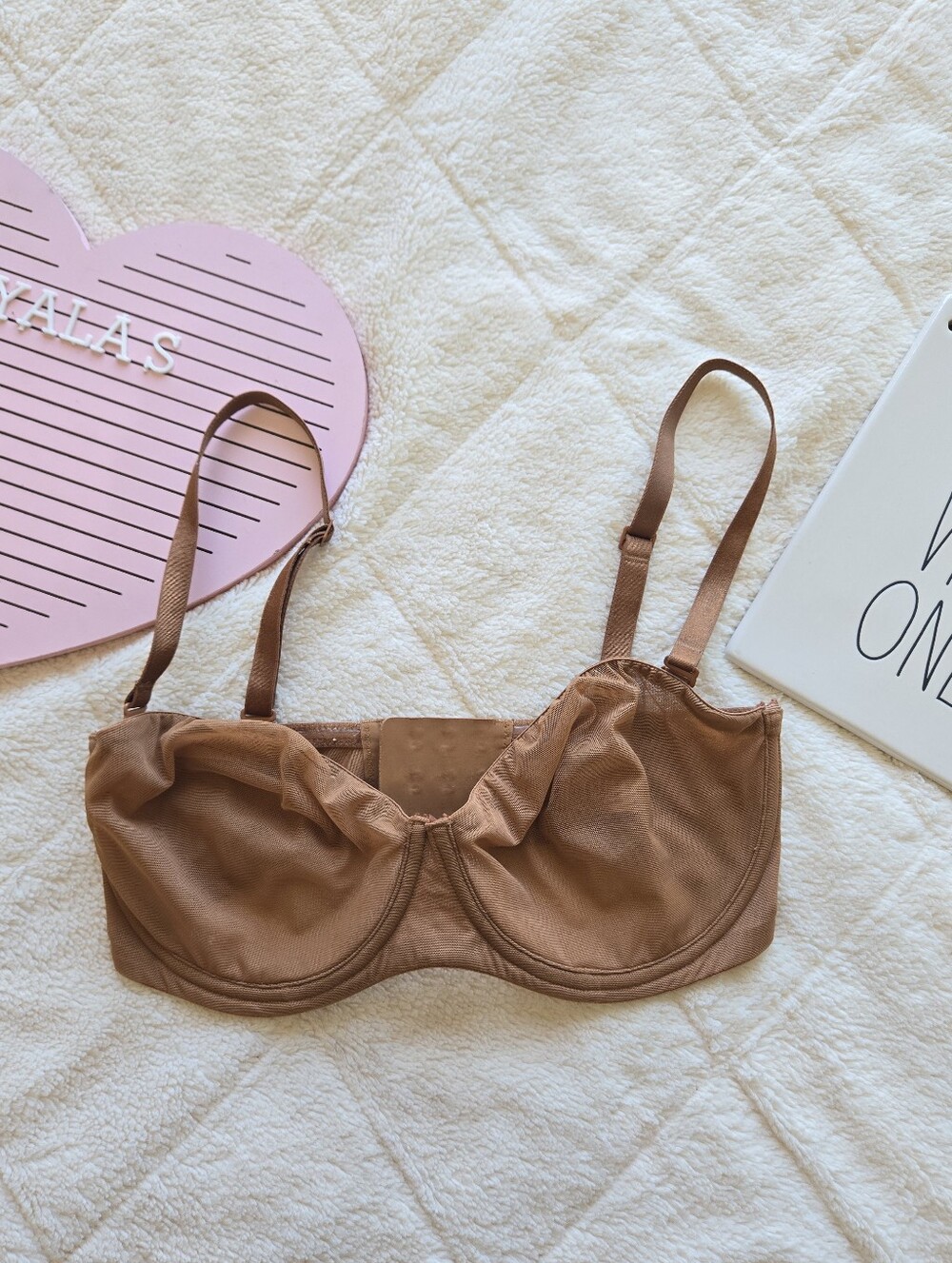 SKIMS Ultra Fine Mesh Strapless Bra Size 32DD Women's Bronze Color